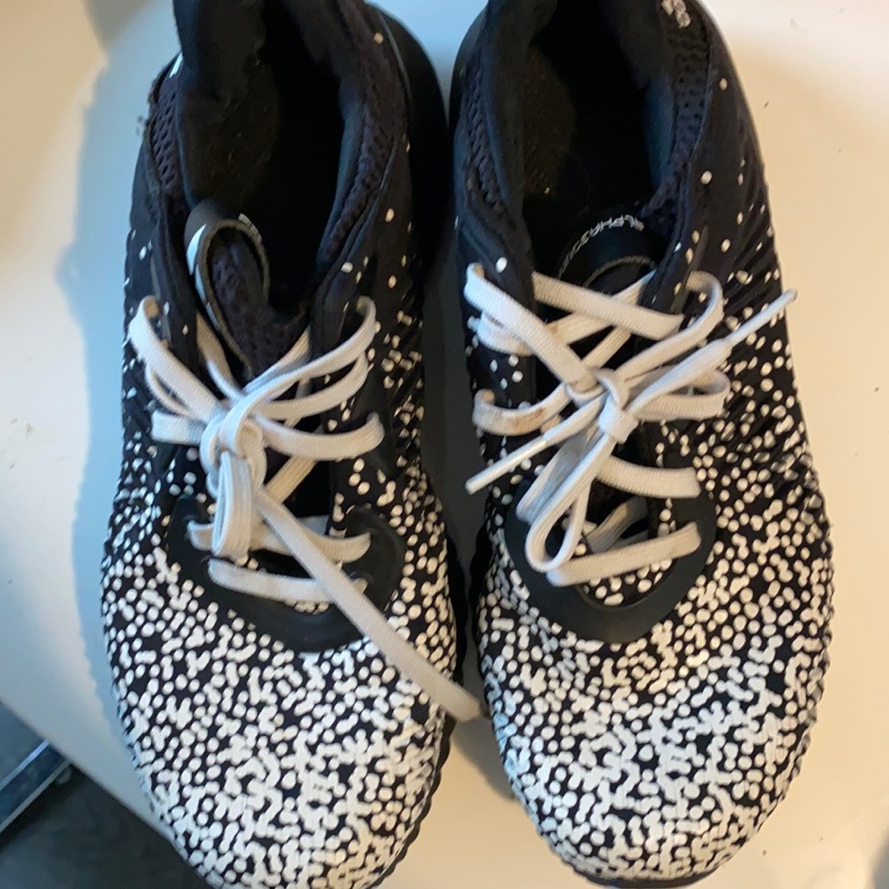 Adidas tennis shoes